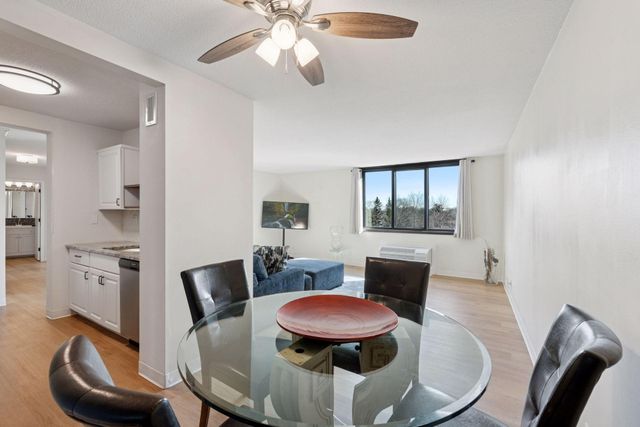 1181 Edgcumbe Road 405, Saint Paul, MN 55105