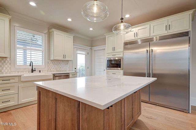 141 Laurel Ridge Drive, Jonesborough, TN 37659