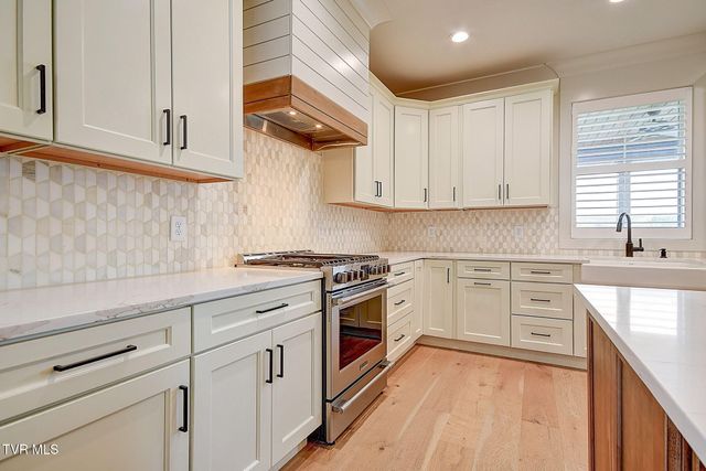 141 Laurel Ridge Drive, Jonesborough, TN 37659