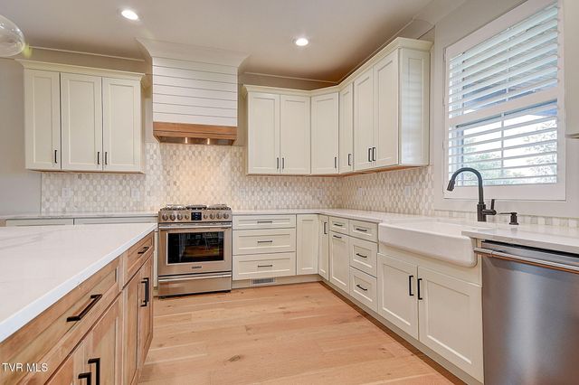 141 Laurel Ridge Drive, Jonesborough, TN 37659