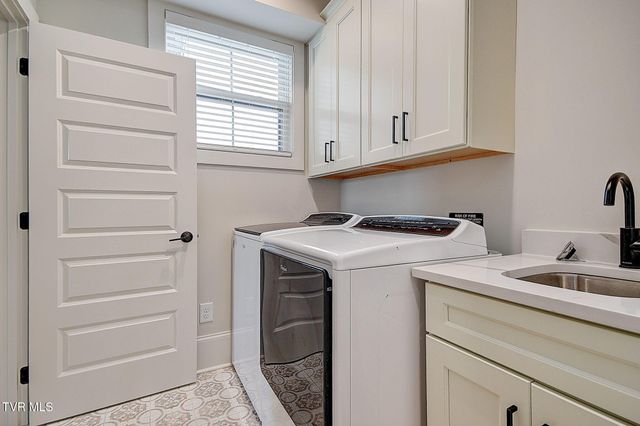 141 Laurel Ridge Drive, Jonesborough, TN 37659
