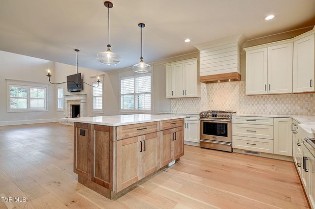 141 Laurel Ridge Drive, Jonesborough, TN 37659