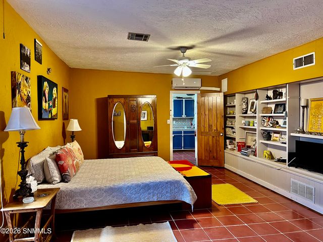 2043 Calle De Correo, Las Cruces, NM 88005