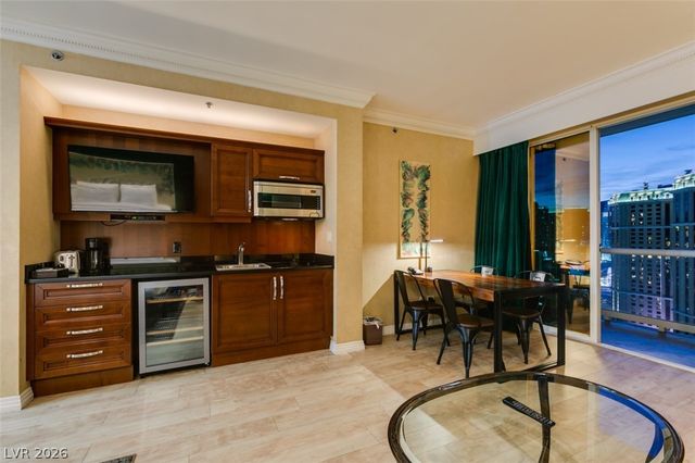 145 East HARMON Avenue 2617, Las Vegas, NV 89109
