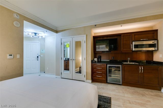 145 East HARMON Avenue 2617, Las Vegas, NV 89109