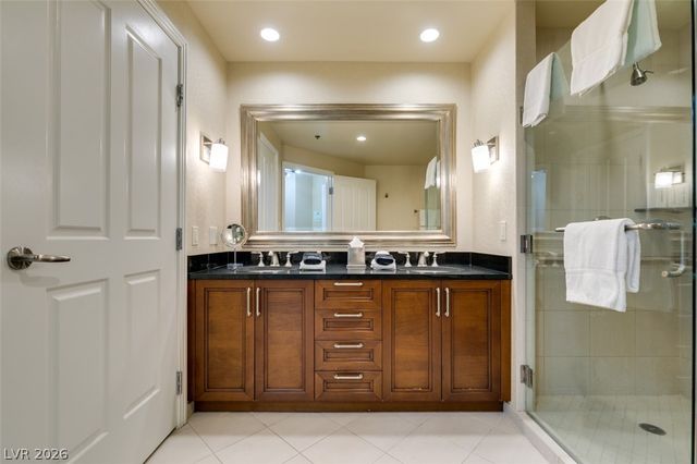 145 East HARMON Avenue 2617, Las Vegas, NV 89109
