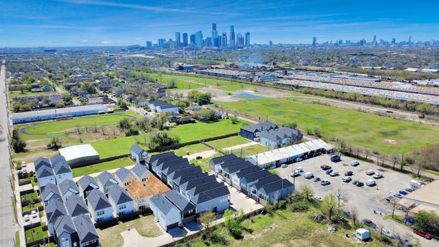 3010 Jensen Springs Lane, Houston, TX 77026