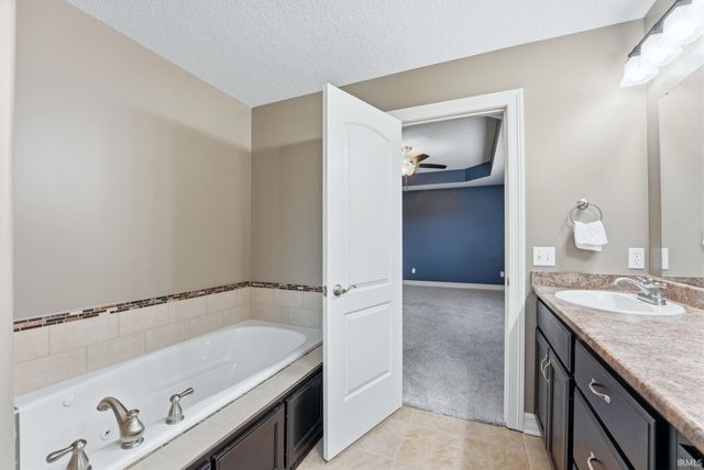 2210 Tuscon Trail, Fort Wayne, IN 46814