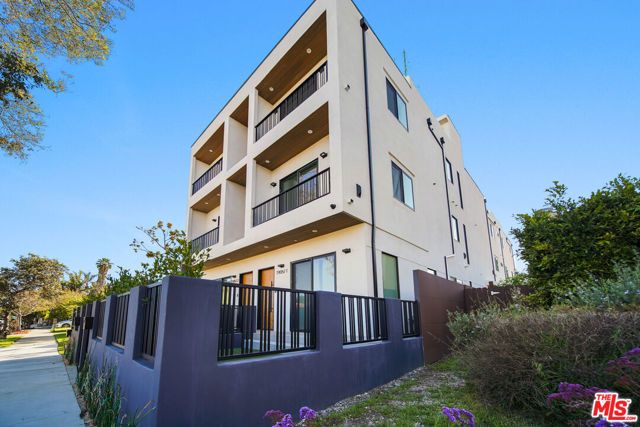1907 S Corning Street 1, Los Angeles, CA 90034