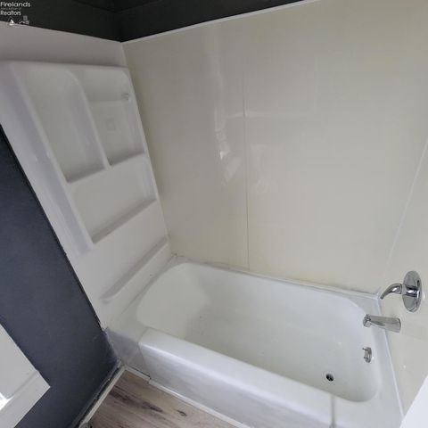 519 Huron Ave, Sandusky, OH 44870