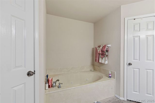 3244 S 202nd East Avenue E, Broken Arrow, OK 74014