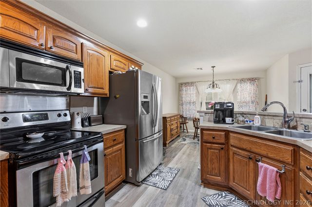 3244 S 202nd East Avenue E, Broken Arrow, OK 74014