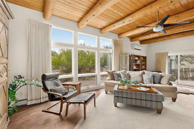 215 La Marta Court, Santa Fe, NM 87501
