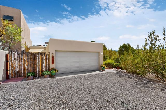 215 La Marta Court, Santa Fe, NM 87501