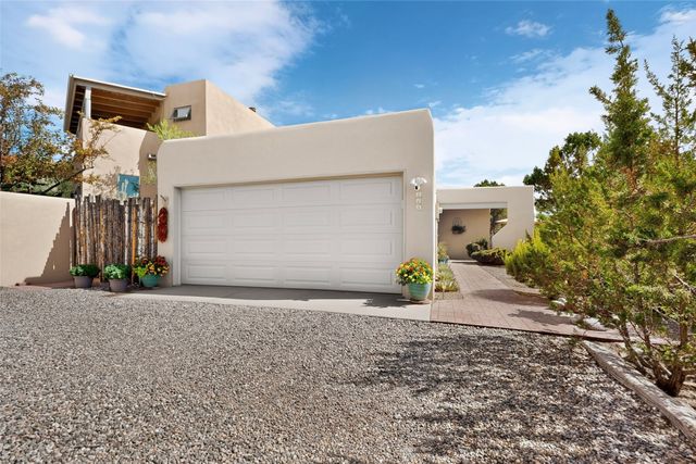 215 La Marta Court, Santa Fe, NM 87501