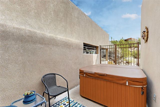 215 La Marta Court, Santa Fe, NM 87501