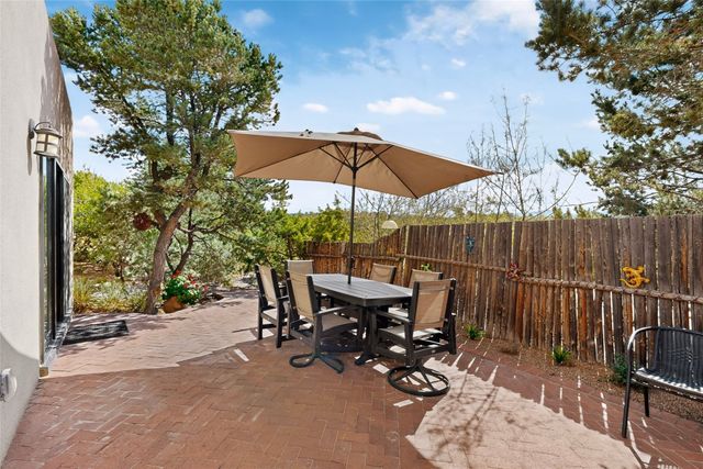 215 La Marta Court, Santa Fe, NM 87501