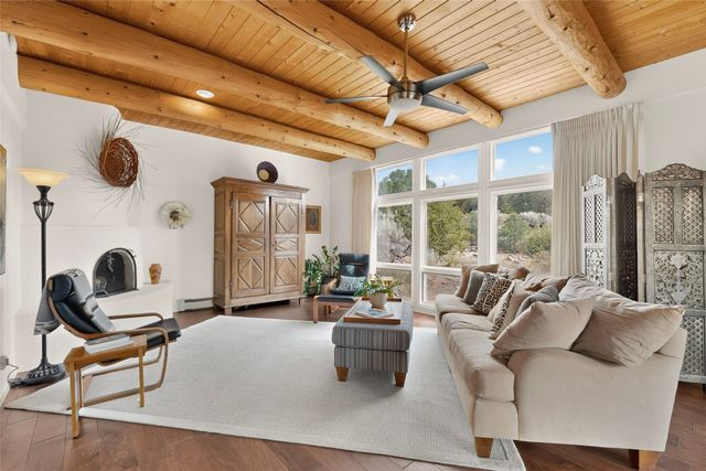215 La Marta Court, Santa Fe, NM 87501