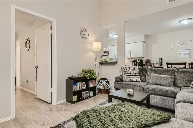 2126 Redwing WAY, Round Rock, TX 78664