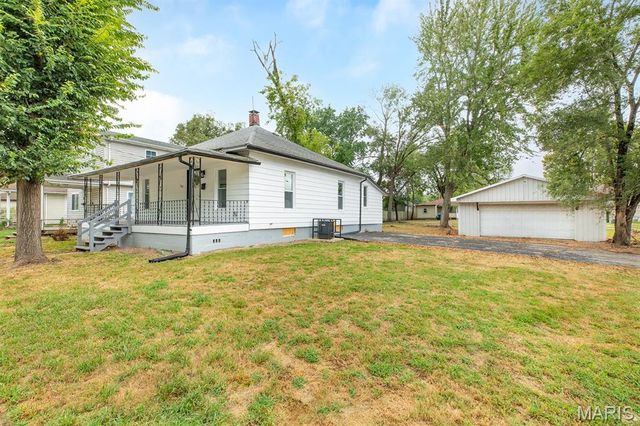 304 S Pence Street, East Alton, IL 62024