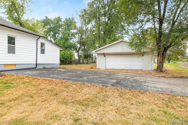 304 S Pence Street, East Alton, IL 62024