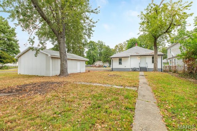304 S Pence Street, East Alton, IL 62024
