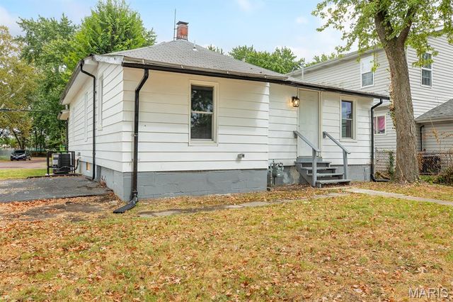 304 S Pence Street, East Alton, IL 62024