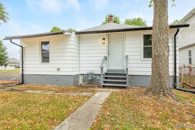 304 S Pence Street, East Alton, IL 62024