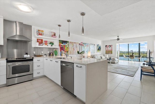 9393 MIDNIGHT PASS ROAD 606, Sarasota, FL 34242