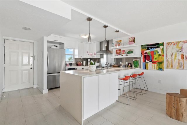 9393 MIDNIGHT PASS ROAD 606, Sarasota, FL 34242