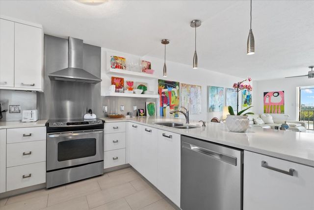 9393 MIDNIGHT PASS ROAD 606, Sarasota, FL 34242