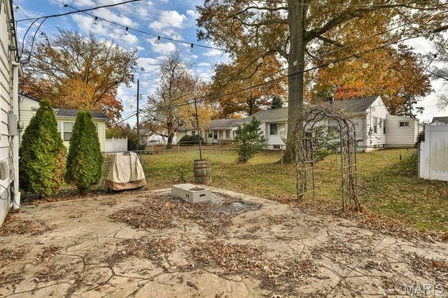 208 Huntleigh Drive, St Louis, MO 63122