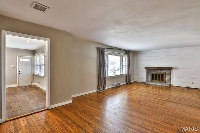 208 Huntleigh Drive, St Louis, MO 63122