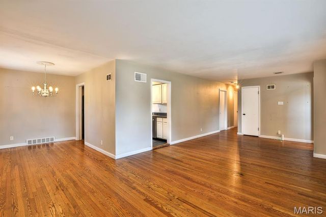 208 Huntleigh Drive, St Louis, MO 63122