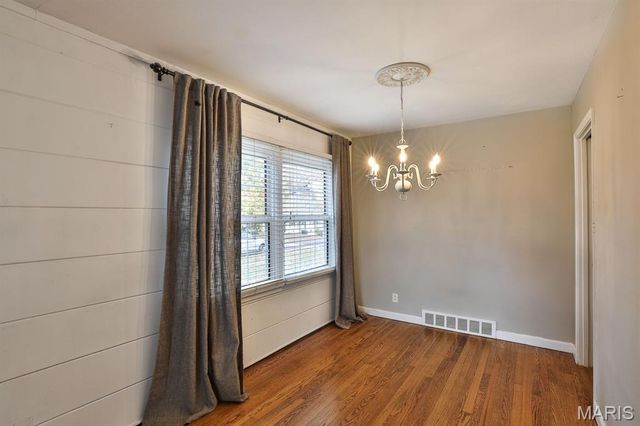 208 Huntleigh Drive, St Louis, MO 63122