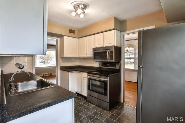 208 Huntleigh Drive, St Louis, MO 63122