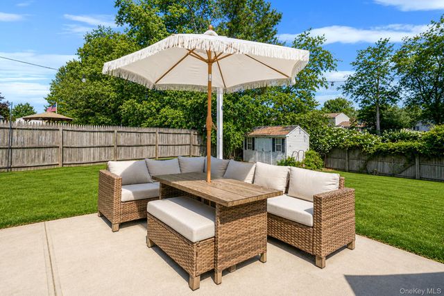 5 Megan Court, Bellport, NY 11713