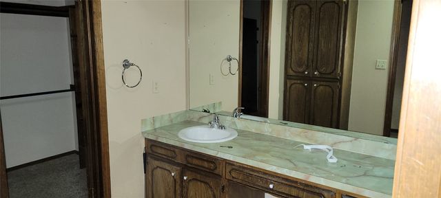 801 Hidden Lake Drive, Seminole, OK 74868