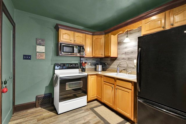 2215 S 73rd STREET, West Allis, WI 53219