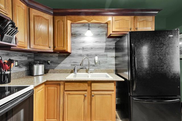 2215 S 73rd STREET, West Allis, WI 53219