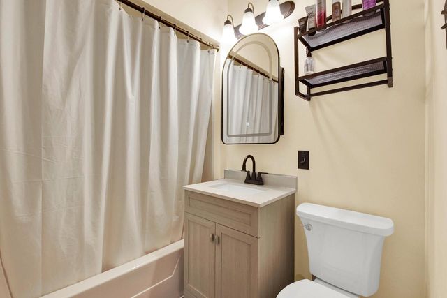 2215 S 73rd STREET, West Allis, WI 53219