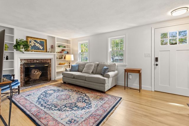 79 Colchester Dr, Plymouth, MA 02360