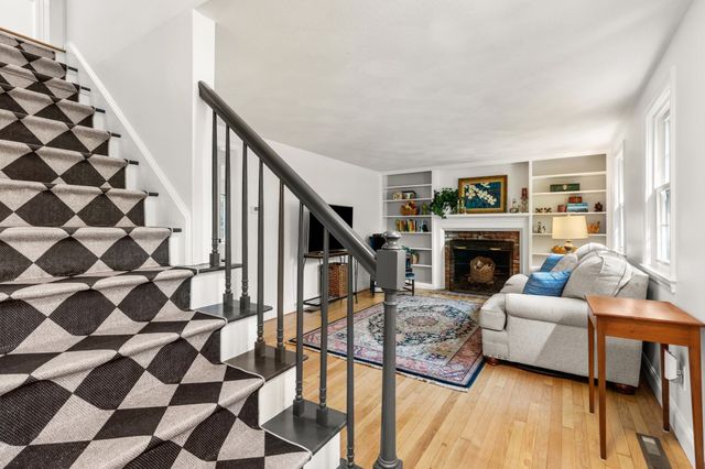 79 Colchester Dr, Plymouth, MA 02360