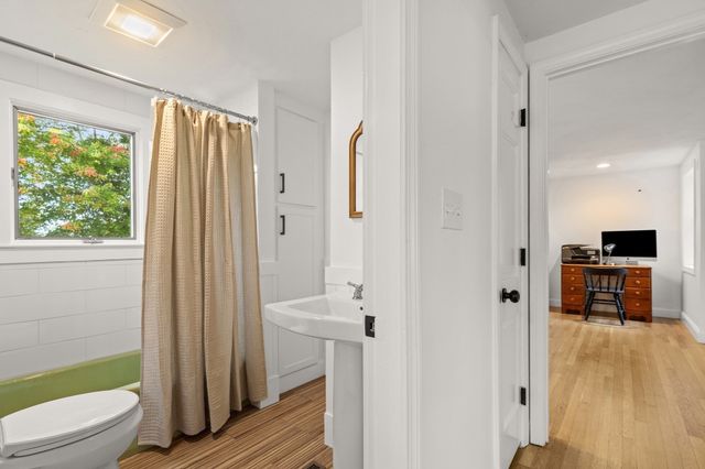 79 Colchester Dr, Plymouth, MA 02360