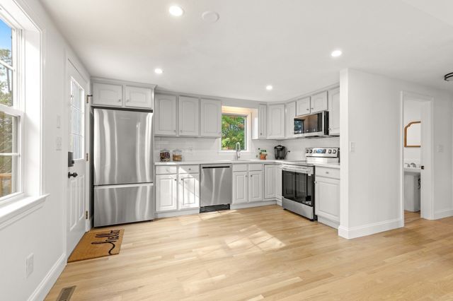 79 Colchester Dr, Plymouth, MA 02360