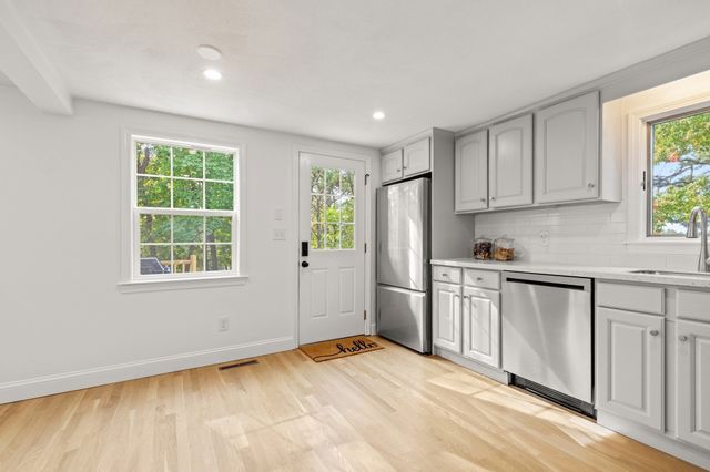 79 Colchester Dr, Plymouth, MA 02360