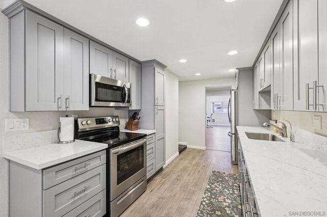 8870 Caminito Primavera, La Jolla, CA 92037