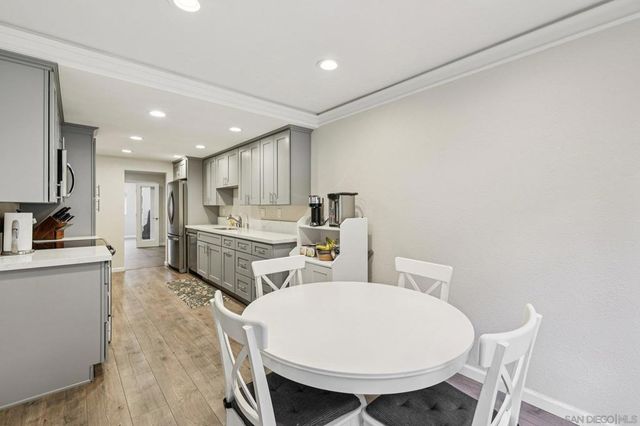 8870 Caminito Primavera, La Jolla, CA 92037