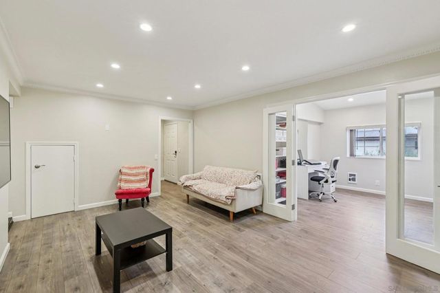 8870 Caminito Primavera, La Jolla, CA 92037