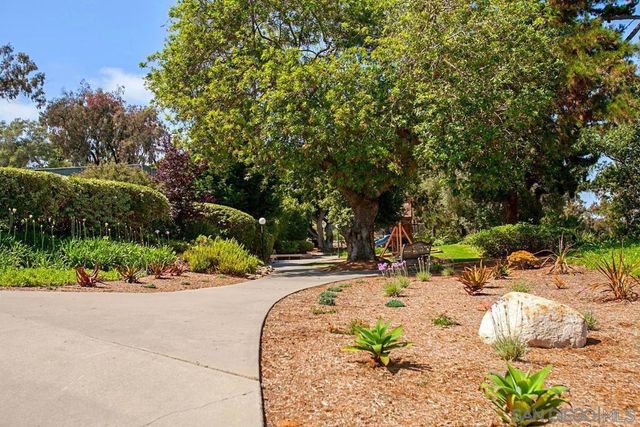 8870 Caminito Primavera, La Jolla, CA 92037